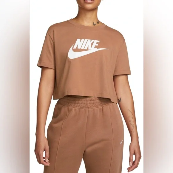 NIKE | Essential Crop Tee | M - Picture 3 of 8